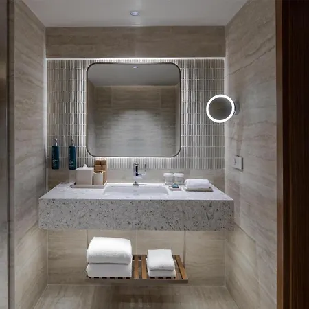 Hilton Parksa 4*