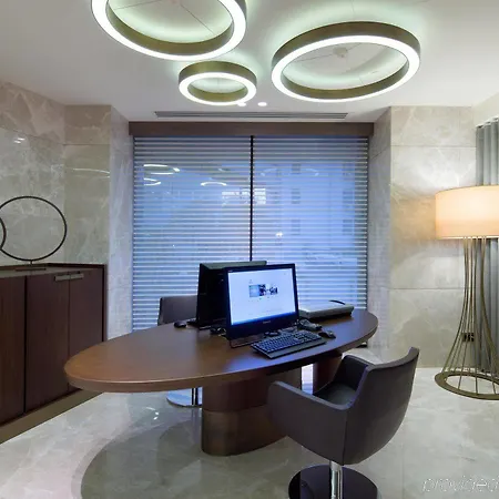 Hilton Parksa